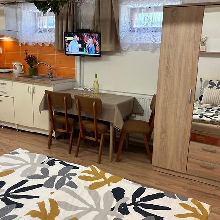 Apartmanovy Dom Grand Sturovo Luaran gambar