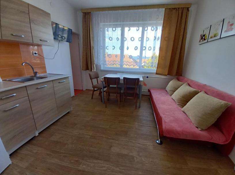 Apartmanovy Dom Grand Sturovo Luaran gambar