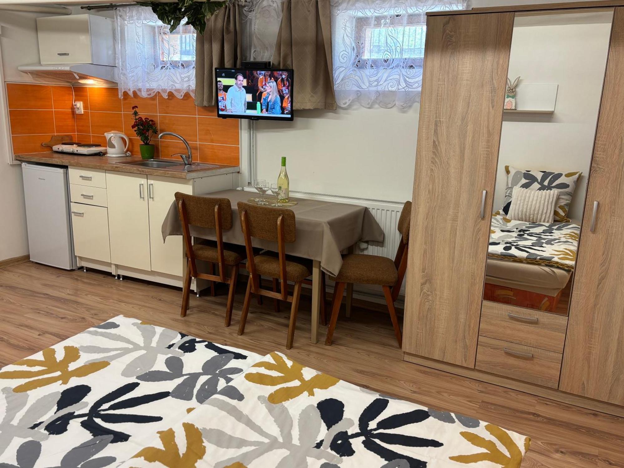 Apartmanovy Dom Grand Sturovo Luaran gambar