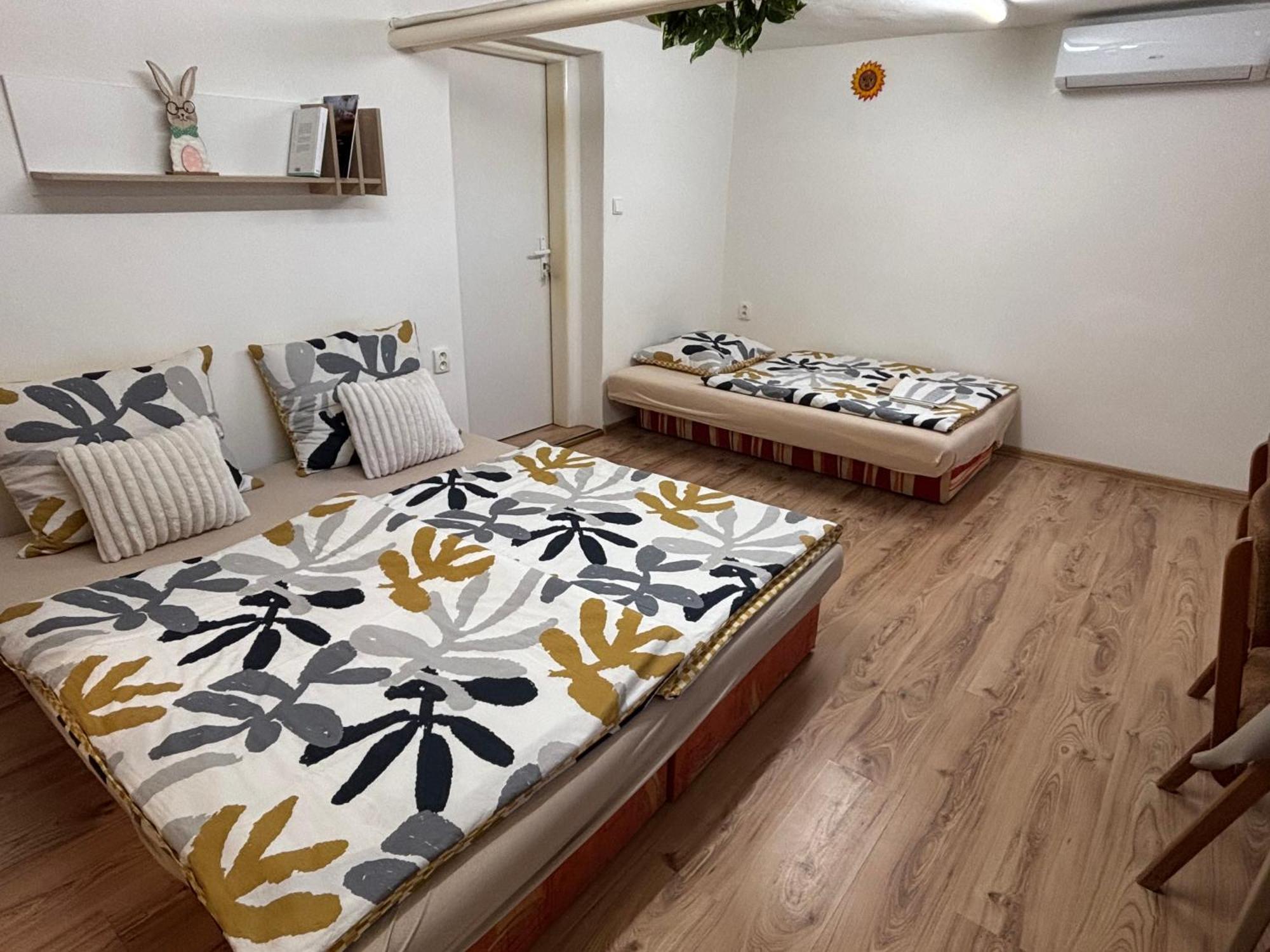 Apartmanovy Dom Grand Sturovo Luaran gambar