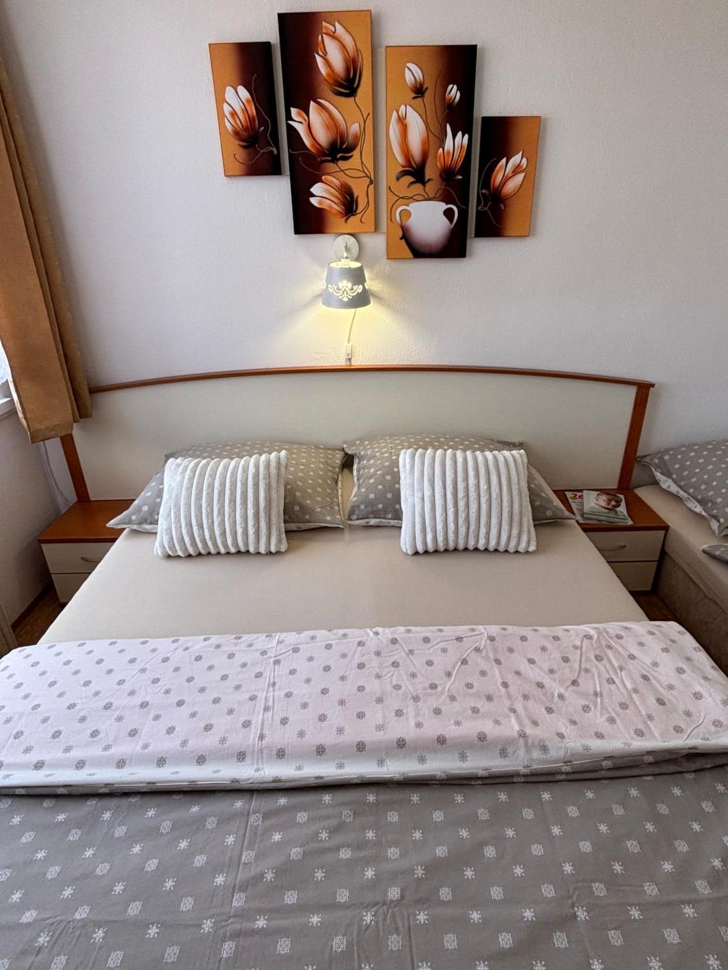 Apartmanovy Dom Grand Sturovo Luaran gambar