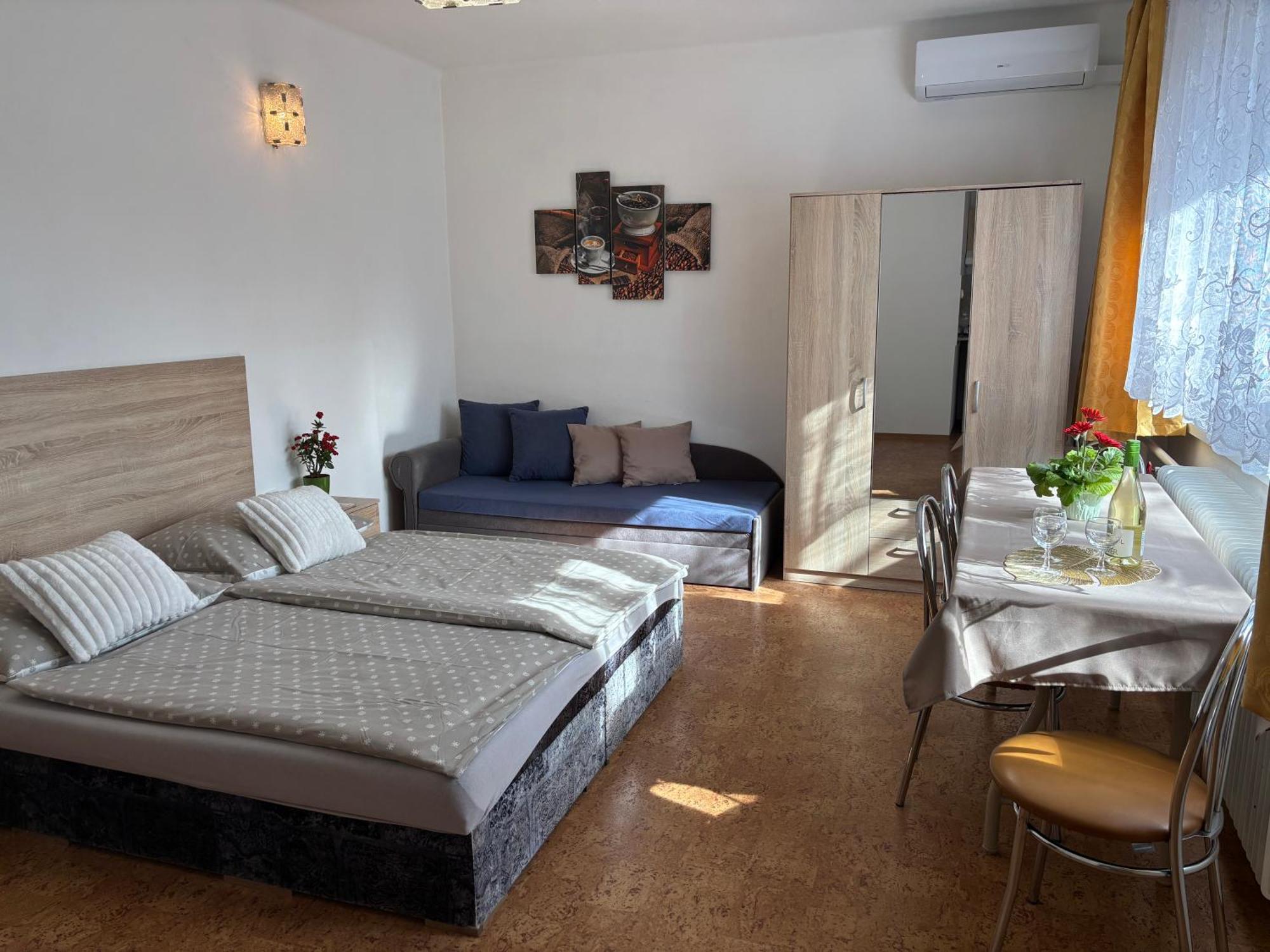 Apartmanovy Dom Grand Sturovo Luaran gambar