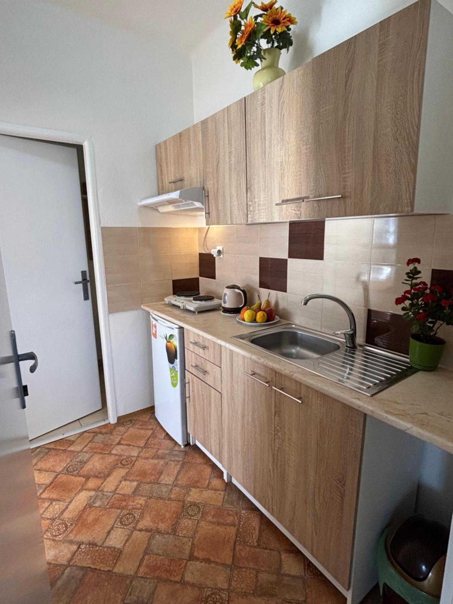 Apartmanovy Dom Grand Sturovo Luaran gambar