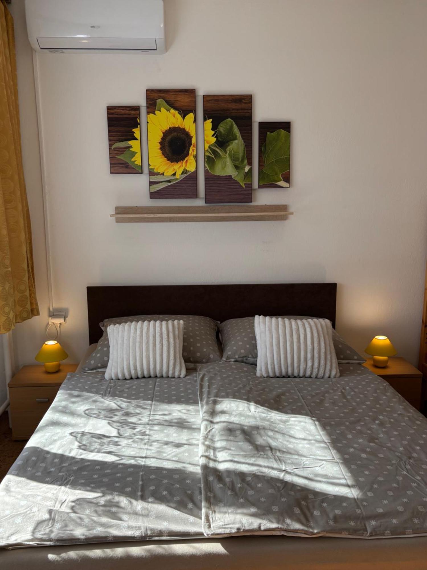 Apartmanovy Dom Grand Sturovo Luaran gambar