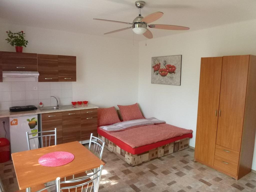 Apartmanovy Dom Grand Sturovo Luaran gambar