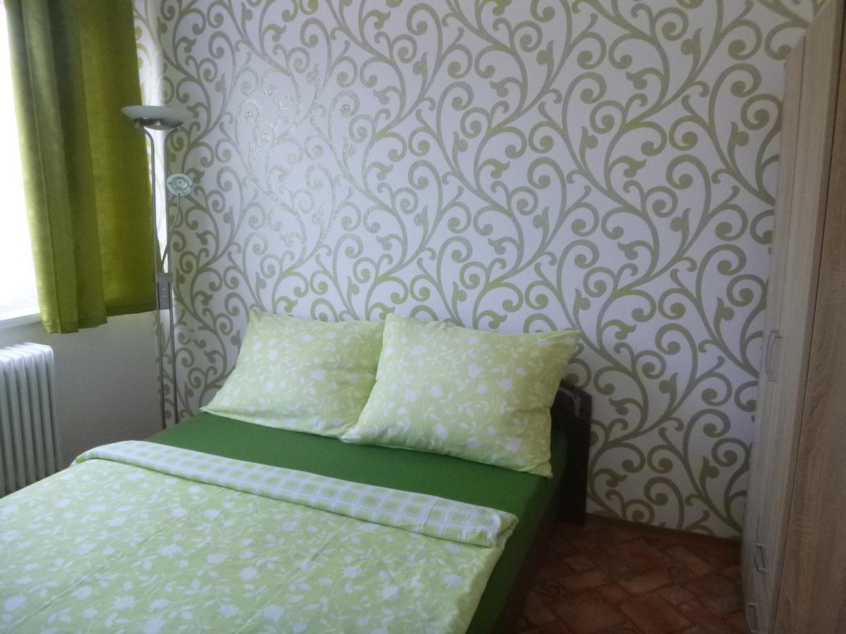 Apartmanovy Dom Grand Sturovo Luaran gambar