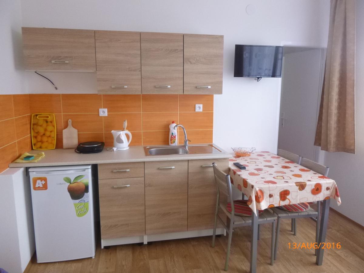 Apartmanovy Dom Grand Sturovo Luaran gambar
