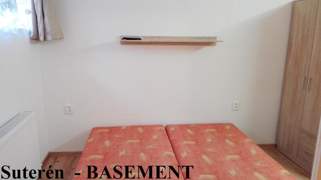 Apartmanovy Dom Grand Sturovo Luaran gambar