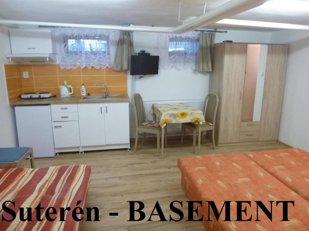 Apartmanovy Dom Grand Sturovo Luaran gambar